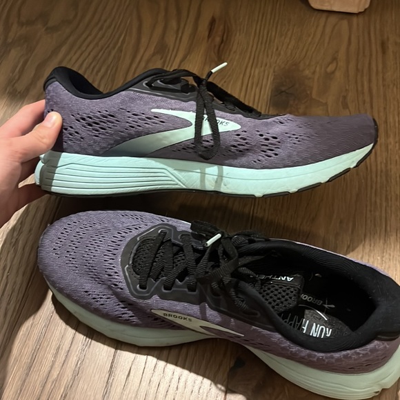 Brooks Anthem 4 women’s shoe size 9.5 - Picture 3 of 5